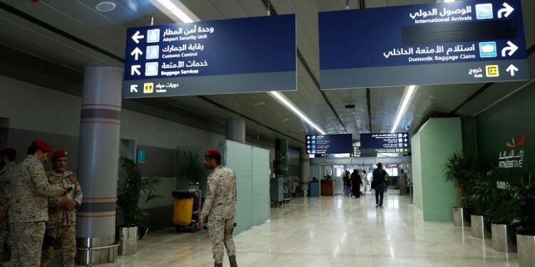 مجروح شدن 3 نفر در حمله به دو فرودگاه نجران و جازان عربستان