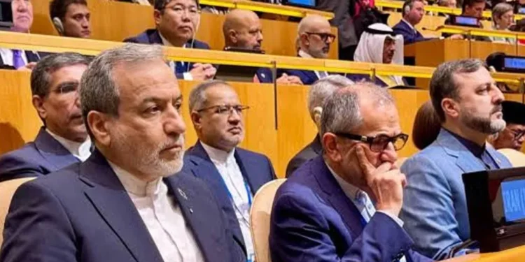ادعای اکسیوس: دیپلمات‌های ایرانی پس از نادیده گرفتن دستور خروج، از آمریکا اخراج شدند