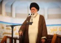 علم‌الهدی: در هر شهری برنامه‌ای مبتذل برگزار می‌کنند تا جمعیتی از طرفداران خود را گرد هم آورند و این برنامه‌ها از نظر جمعیت، تجمعات مردمی را تحت‌الشعاع قرار دهند، مسئولان هم حمایت می‌کنند