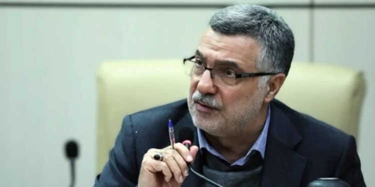 وزیر بهداشت در مورد محدودیتهای حمل و نقل دریایی: برخی ادعا میکنند دارو و تجهیزات پزشکی تحریم نیست، اما این ادعا با واقعیتهای موجود فاصله دارد/ چنین ادعاهایی در شرایطی که دسترسی به نیازهای حیاتی با محدودیت مواجه است، پرسشهای جدی انسانی و اخلاقی ایجاد میکند