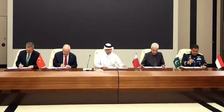 ترکیه، قطر، پاکستان و اندونزی توافق‌نامه همکاری دفاعی امضا کردند / دوحه: این توافق حوزه‌های تولید تجهیزات دفاعی، آموزش‌های فنی را در برمی‌گیرد
