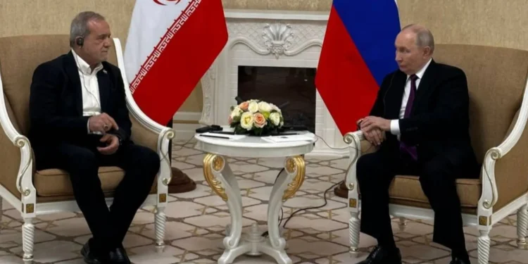 کرملین: پوتین با هماهنگی ایران، دیدگاه این کشور درباره راه‌حل احتمالی را به ترامپ منتقل کرد