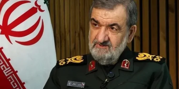 محسن رضایی، دبیر شورای عالی امنیت ملی: نیروهای مسلح ایران برای ماجراجویی جدید، طرحی ویرانگرتر از جنگ‌های ۱۲ و ۴۰ روزه آماده کرده‌اند/ طرح عملیاتی جدید ایران، با قواعدی که دشمنان می‌شناسند، پیش نخواهد رفت