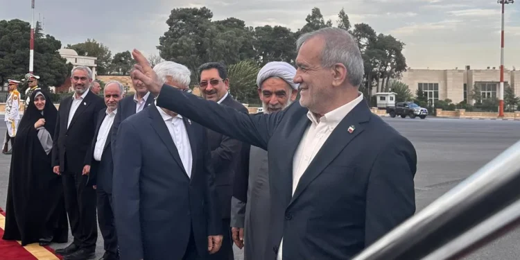 پزشکیان عازم ترکمنستان شد