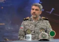 سخنگوی ارتش: بخش قابل‌توجهی از تجهیزات پدافندی که در جریان جنگ آسیب دیده بودند، تعمیر و مجدداً وارد سازمان رزم شده‌اند / توان پدافندی بالاتری نسبت به جنگ رمضان داریم / با اجرای طرح‌های عملیاتی جدید در روز‌های آینده، ناو‌های آمریکایی را به عقب‌نشینی بیشتر و فاصله گرفتن از منطقه وادار خواهیم کرد