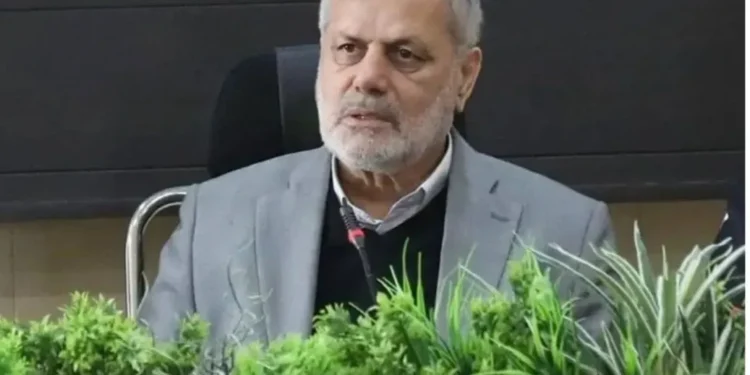 امیر حیات‌مقدم: برخی پرسش‌های گزینش استخدامی به تفتیش عقاید شباهت دارد