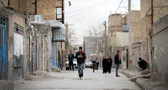 مقام وزارت کشور: شناسایی ۲ هزار و ۲۰ محله کم‌برخوردار در ایران؛ سکونت ۱۹.۷ میلیون نفر در این محلات/ ۱۳ هزار روستای محروم در کشور داریم
