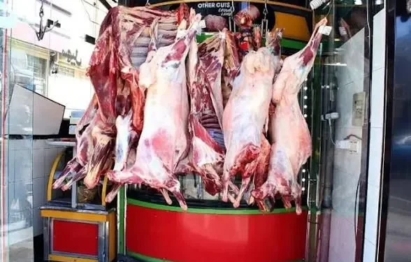 رئیس شورای تأمین دام: با وجود کاهش قیمت دام زنده، اما نرخ گوشت دستکاری شده و هر کسی به قیمتی دلخواه خود می‌فروشد/ گوشت گاومیش به سبد گوشت کشور اضافه شد