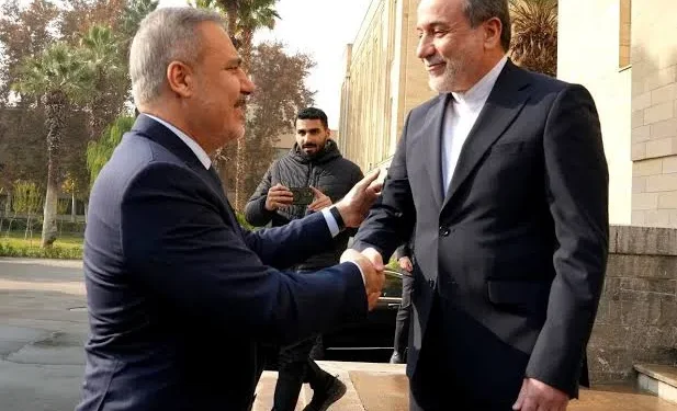 وزیر خارجه ترکیه درگذشت خواهر عراقچی را تسلیت گفت
