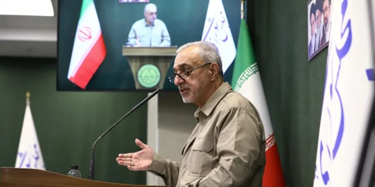 اخلاقی، وزیر دفاع: تدابیر لازم برای مقابله با «مادر بمب‌ها» را اندیشیده‌ایم و خیال‌مان راحت است/ مردم مطمئن باشند که به احتمال زیاد دشمن جرئت نمی‌کند به ما حمله کند/ اگر ترامپ یک بمب بیندازد، باید ببیند چند نفر از نیروهای خود را باید به‌ صورت افقی از منطقه خارج کند