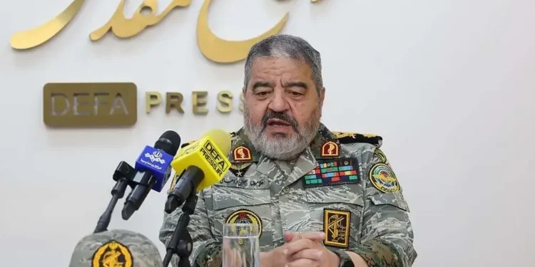 جنجال ساعت هوشمند رئیس سازمان پدافند غیرعامل؛ سردار جلالی: مگر تلویزیون خانه شما هوشمند نیست؟ / الان زمان صلح هست پس ساعت هوشمند مشکلی ندارد