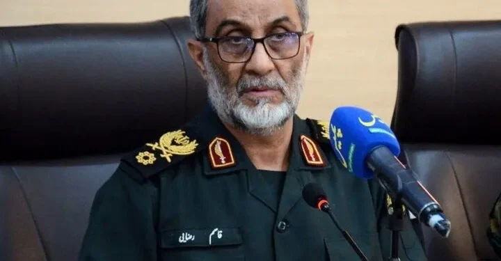 سردار رضایی، جانشین فرمانده فراجا: اگر شهروندی با پوشش نامتناسب قصد وارد شدن به اماکن انتظامی را داشته باشد، باید ممنوعیت ورود با ادب و احترام به او اعلام و از ایجاد تنش جلوگیری شود