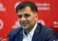 کریمی: مقابل صنعت نفت فقط تیم را تشویق کنید/ درخواست مهم مدیرعامل تراکتور از تیتیها