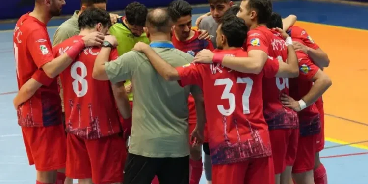 مهمان ناخوانده بالا نشین‌ها؛/ نمایش بالیوودی تیم لیگ برتری با سرمربی سابق هند