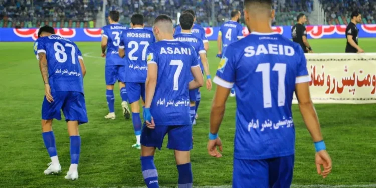 بازوبند در دست ستاره محبوب آبی‌ها/ آسانی برد استقلال را با کاپیتانی جشن گرفت