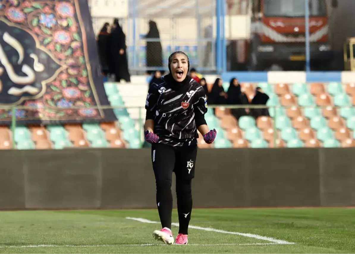 فریاد زهرا جلوی استقلالی‌ها: فقط پرسپولیس