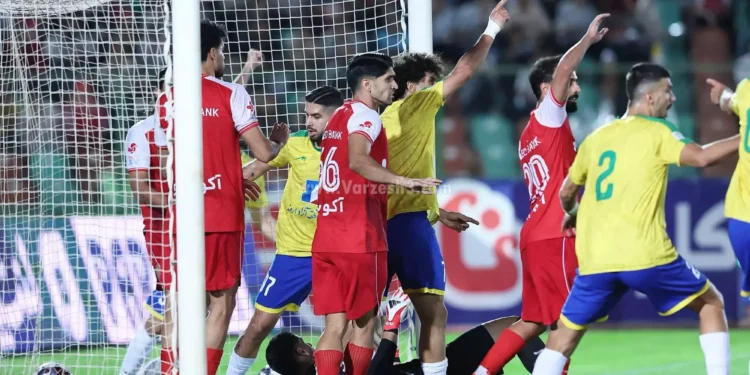 داور گل نفت را به نام ابرقویی زد/ اوج بدشانسی برای مدافع پرسپولیس، ثبت گل بخودی!