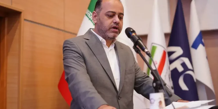 پس از سفر ۱۸ ساعته سرخ‌پوشان به عمان/ ورود فدراسیون به پرونده پرواز تراکتور به امارات
