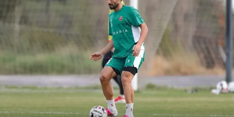 ابرقویی در کنار مهدی زارع؛/ روز موعود برای مدافع پرسپولیس فرا رسید!
