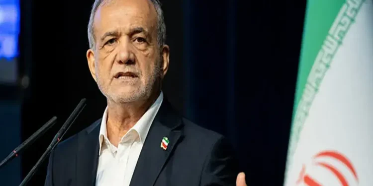 پزشکیان: دفاع از کشور فقط موشک نیست