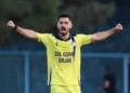 تندیسی که اهدا نشد؛/ اختصاصی: امید عالیشاه و ریجکت مراسم پرسپولیس!