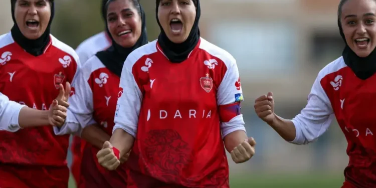 هر دو در صدر جدول؛/ رقابت شدید زنان و مردان پرسپولیس!
