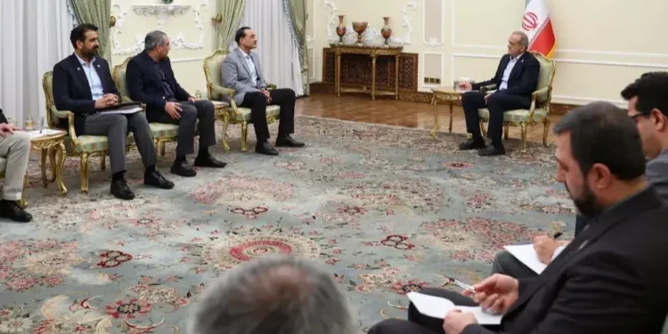 دیدار فرمانده ارتش پاکستان با پزشکیان مطرح شد:/ شرط ایران برای هرگونه مذاکره با آمریکا