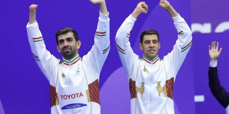 روز پرمدال ایران، از شنا تا وزنه‌برداری و دوومیدانی/ زنده از ناگویا: شاهکار طلایی سینا و شاهین
