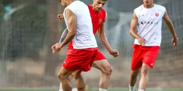17 ساله با عبور از چند نام آشنا؛،/ رونمایی از جوان‌ترین پرسپولیسی تاریخ!